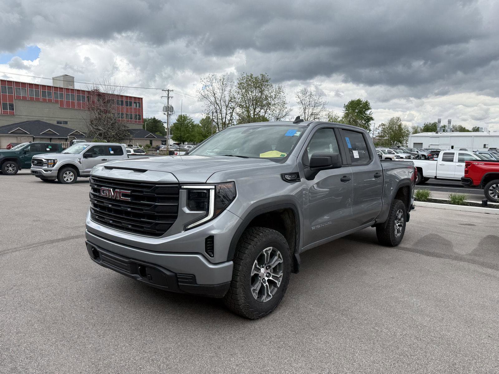 Used 2024 GMC Sierra 1500 Pro w/ Graphite Edition AWD/4WD image 7