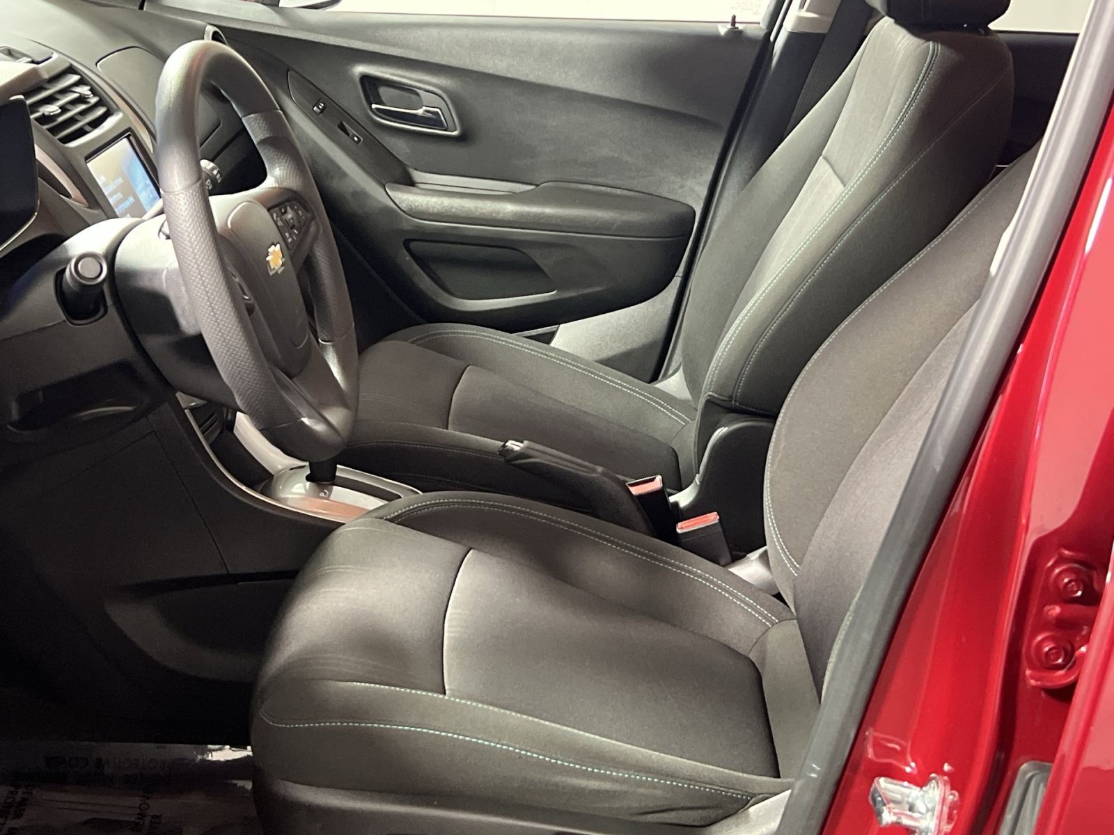 Used 2015 Chevrolet Trax LT FWD image 14