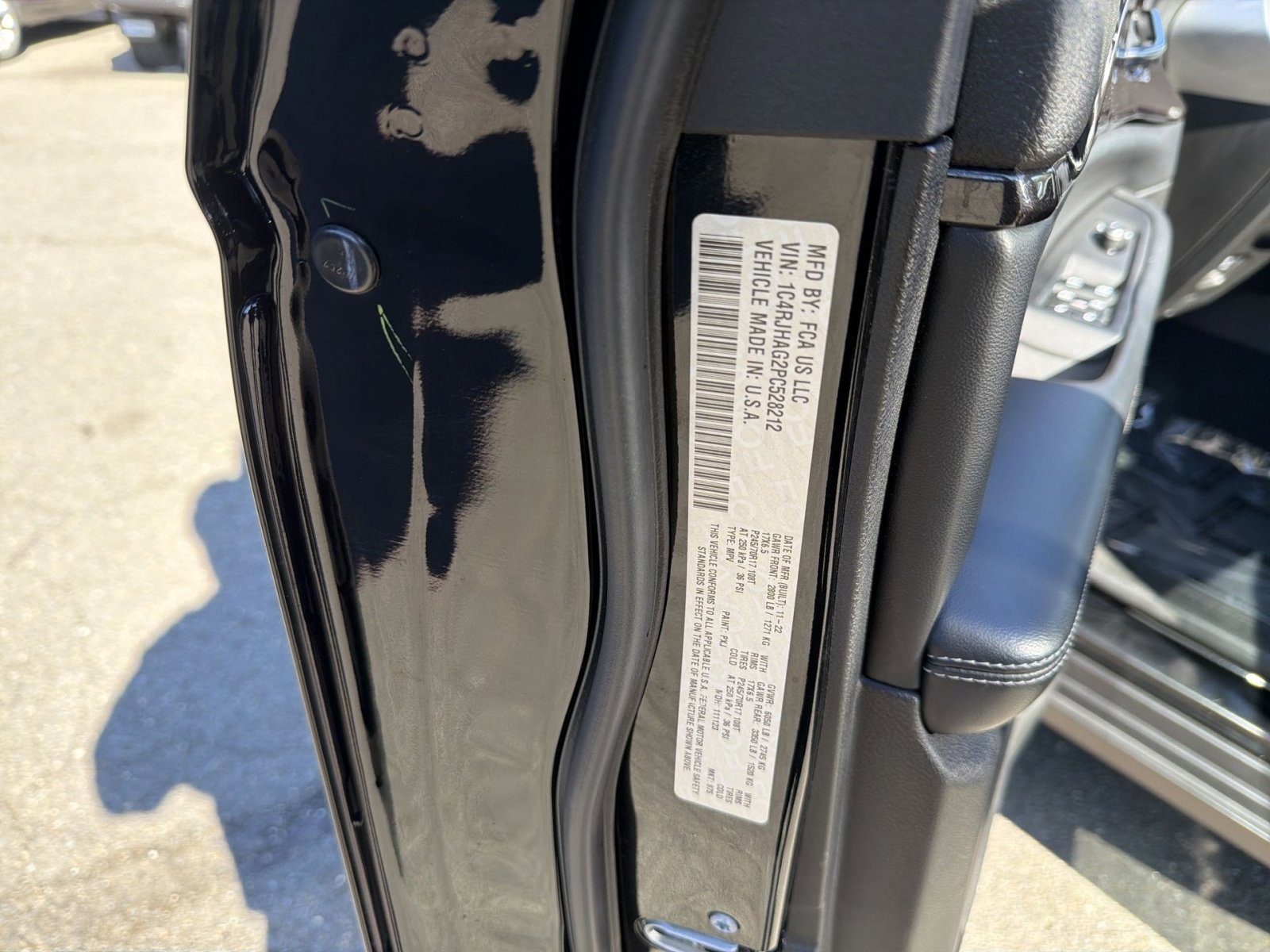 Used 2023 Jeep Grand Cherokee Laredo w/ Luxury Tech Group I image 28