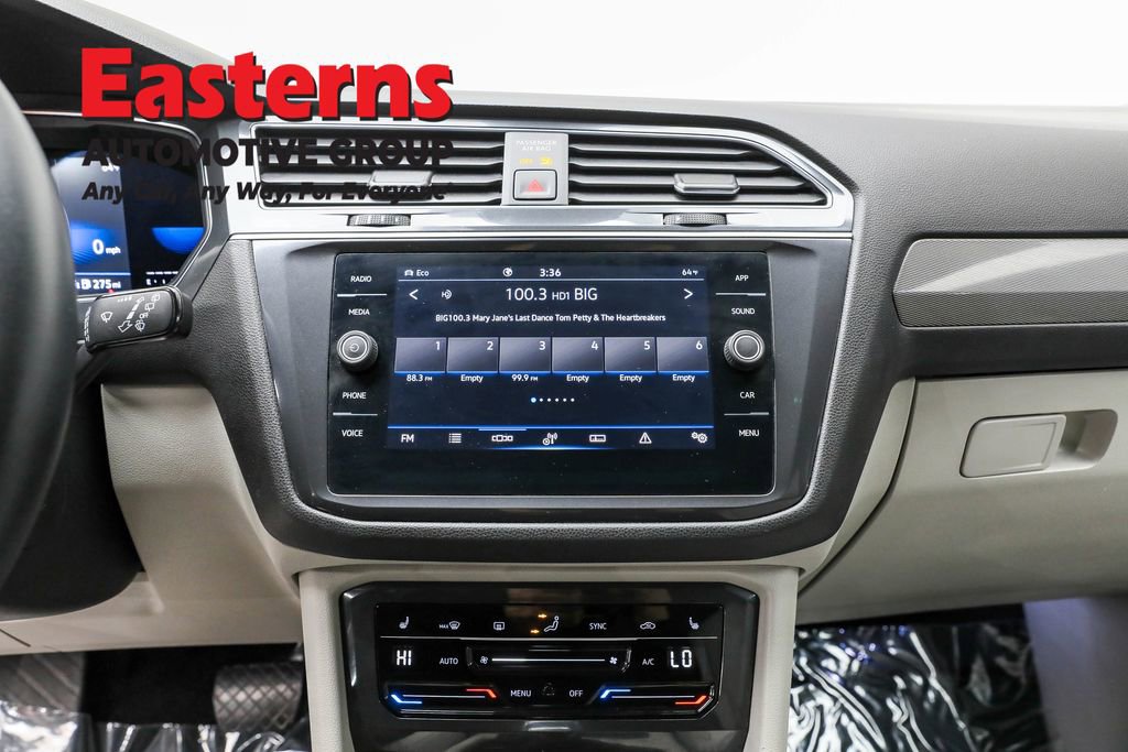 Used 2022 Volkswagen Tiguan SE image 12