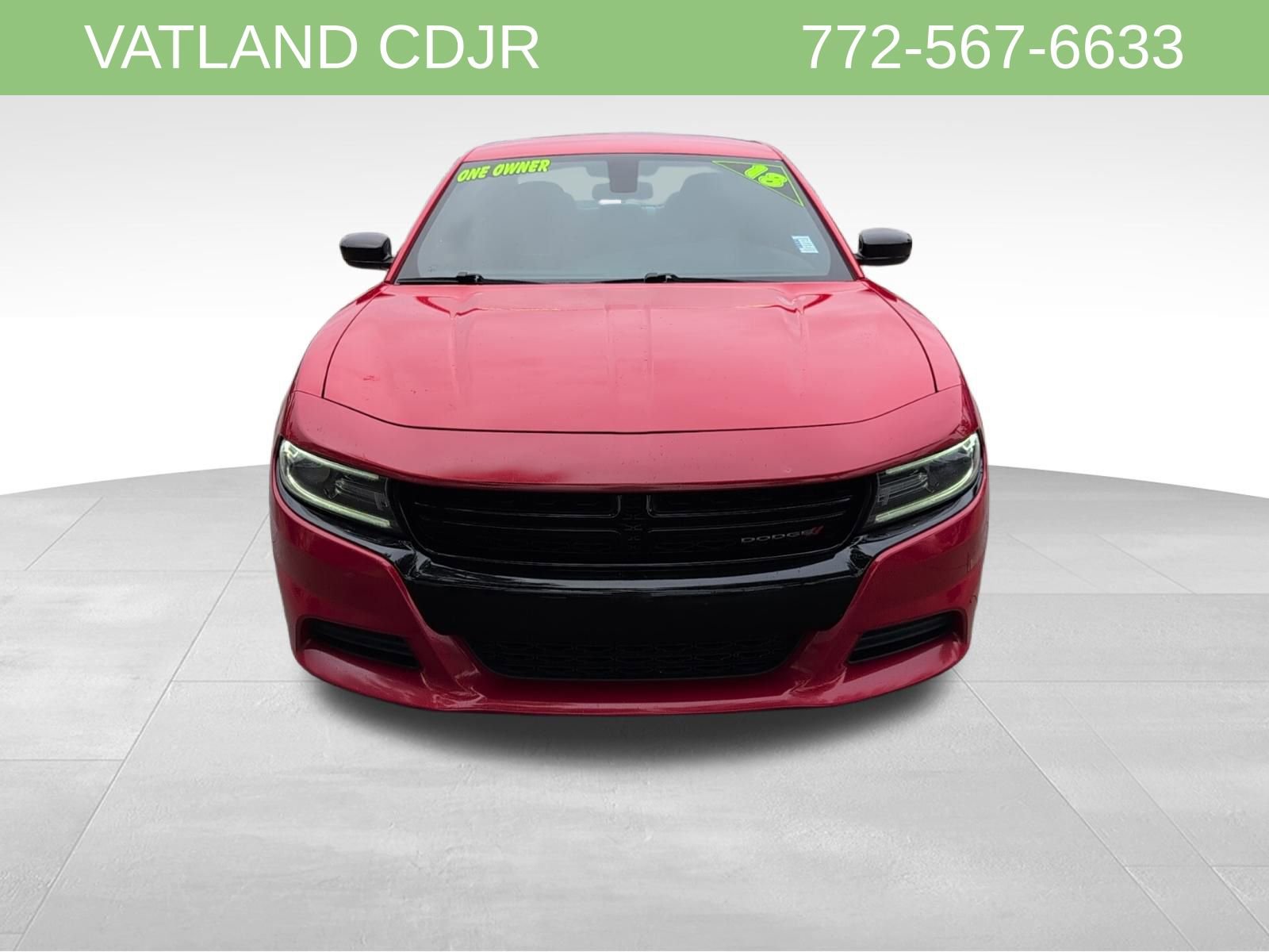 Used 2018 Dodge Charger SXT w/ Blacktop Package image 2