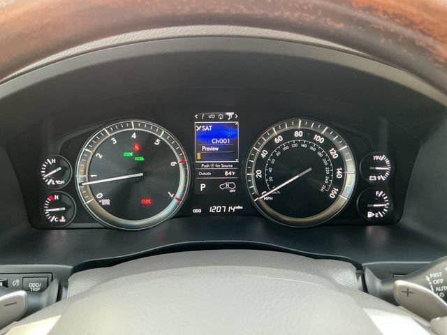 Used 2016 Lexus LX 570 4WD w/ Luxury Package image 18