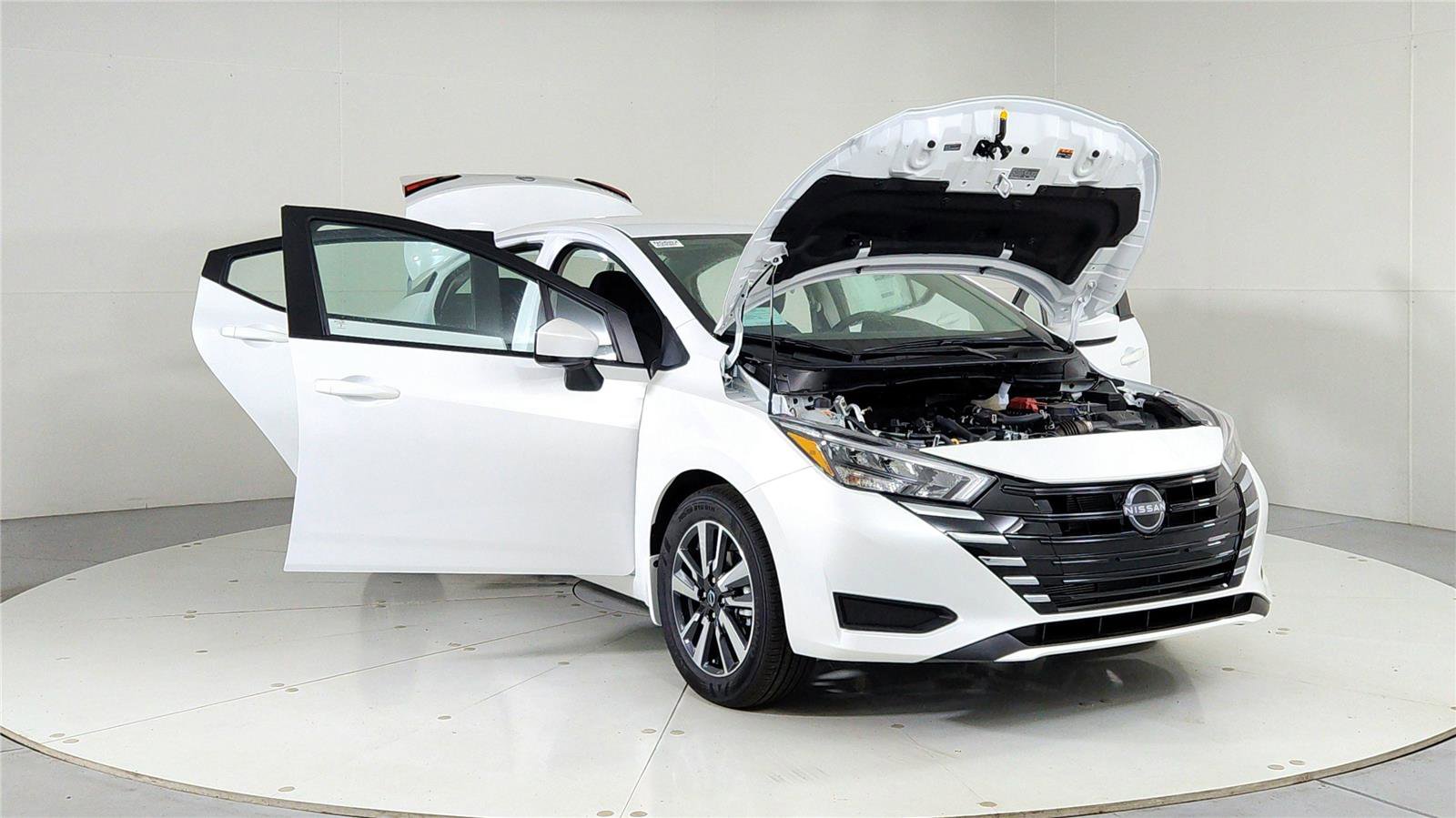 New 2025 Nissan Versa SV w/ Trunk Package image 9