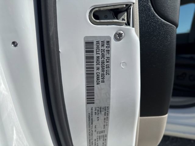 Used 2024 Chrysler Pacifica Touring-L image 23