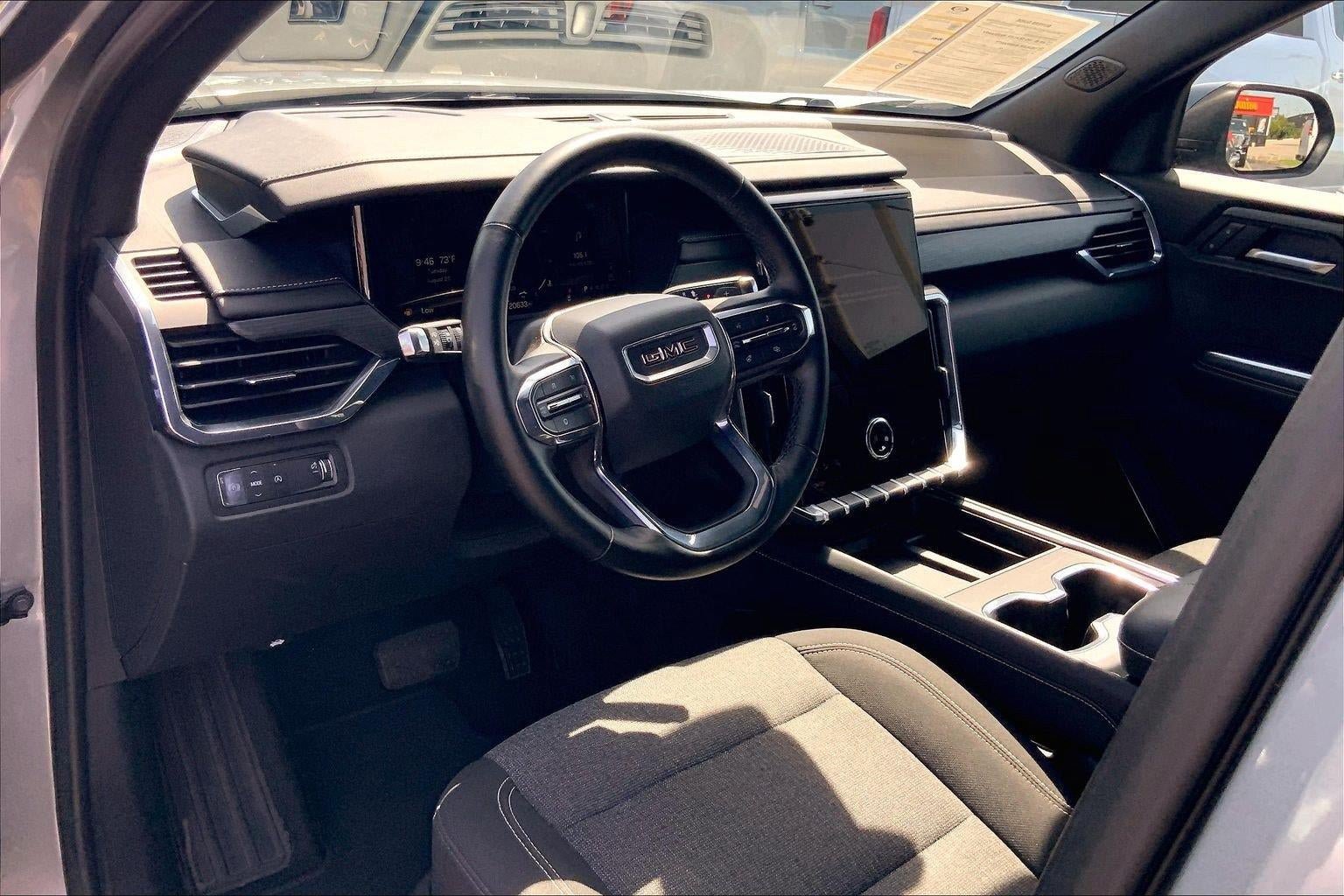 Used 2025 GMC Acadia Elevation FWD image 13