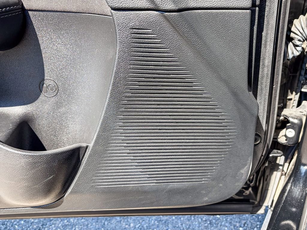 Used 2021 Dodge Challenger SXT image 33