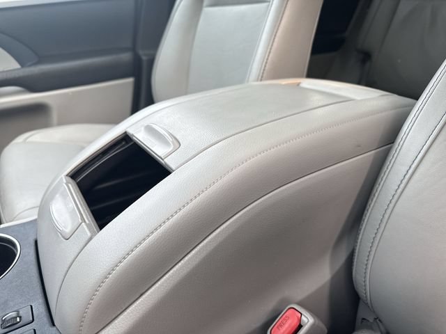 Used 2016 Toyota Highlander XLE w/ Protection Package #3 AWD/4WD image 20