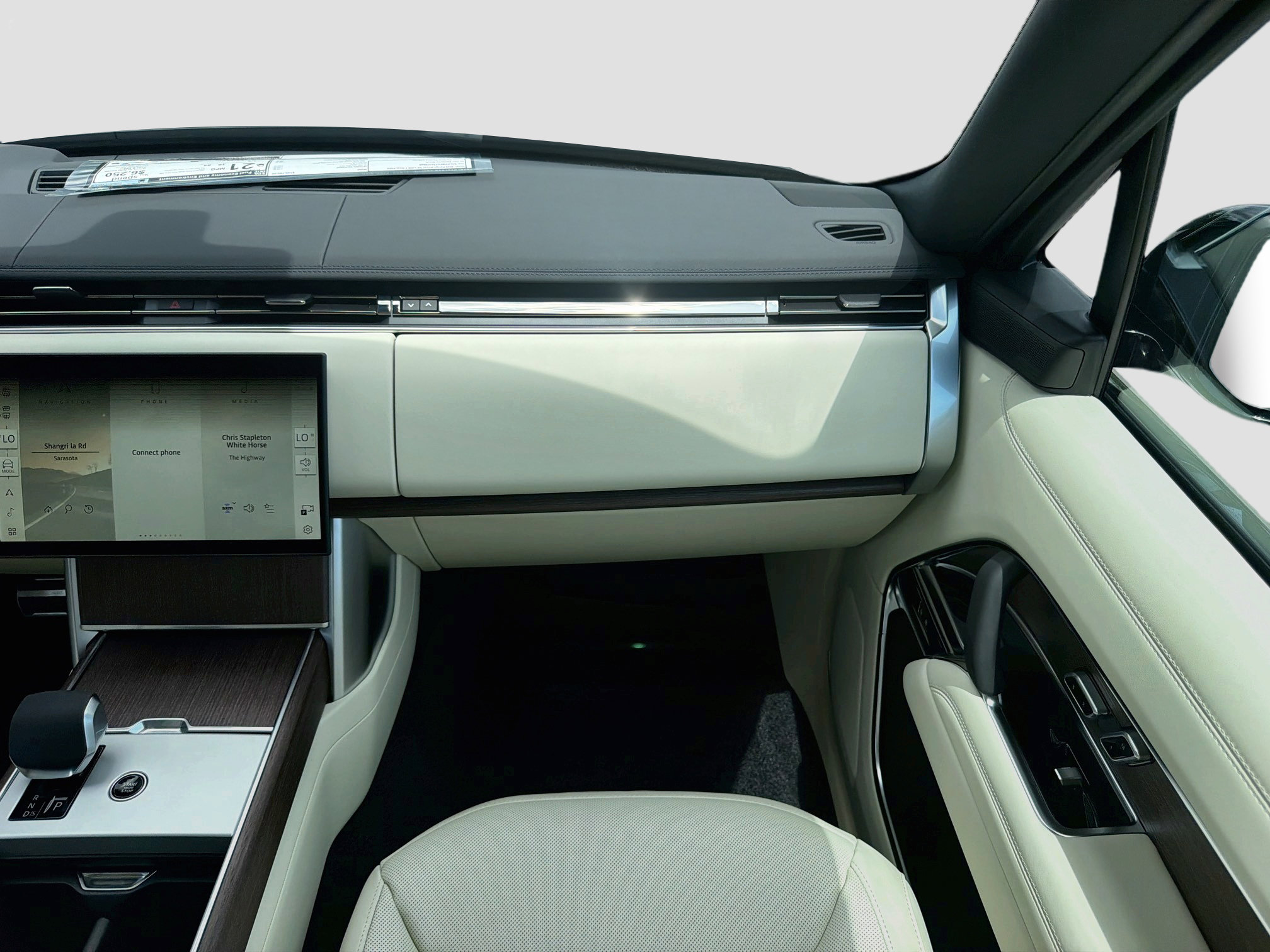 New 2026 Land Rover Range Rover Long Wheelbase SE AWD/4WD image 19