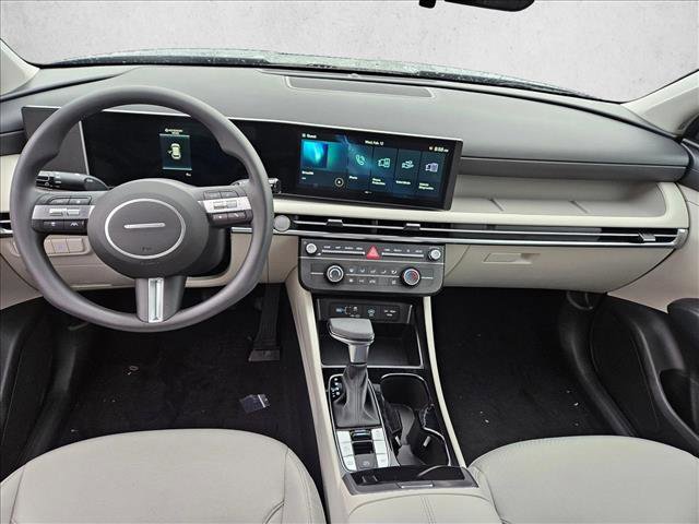 Certified 2025 Hyundai Tucson SE image 11