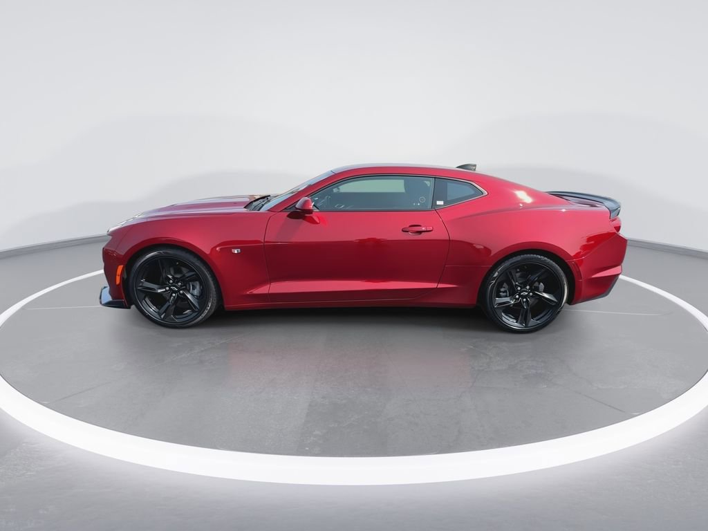 Used 2021 Chevrolet Camaro LT w/ Technology Package RWD image 5