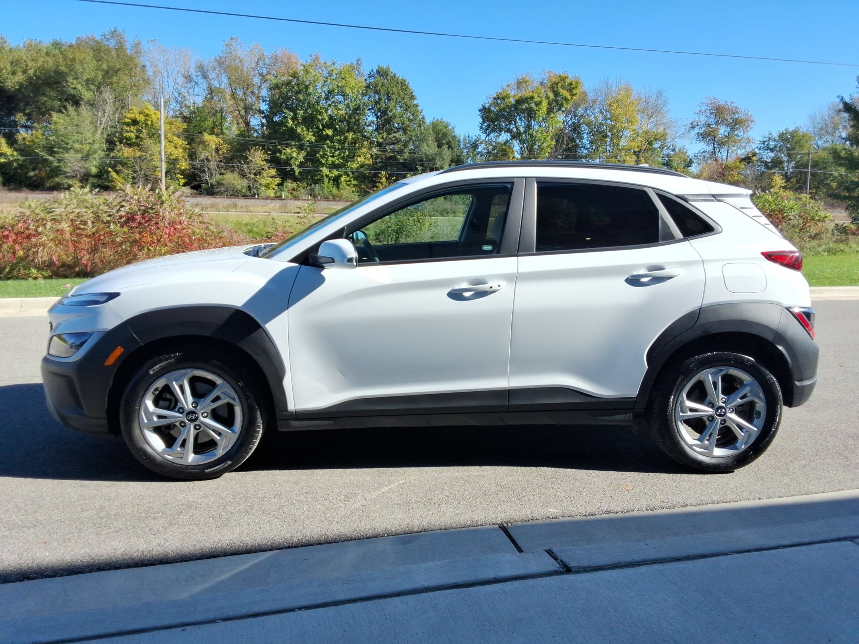 Used 2023 Hyundai Kona SEL AWD/4WD image 9