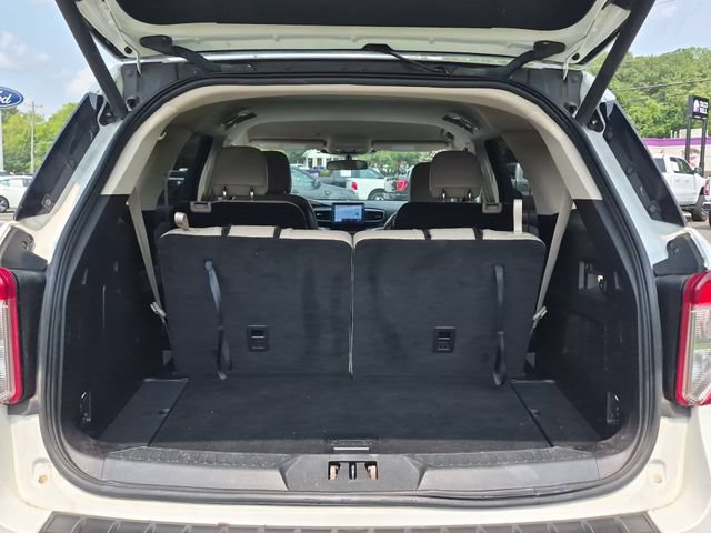 Used 2020 Ford Explorer XLT w/ Equipment Group 202A AWD/4WD image 32