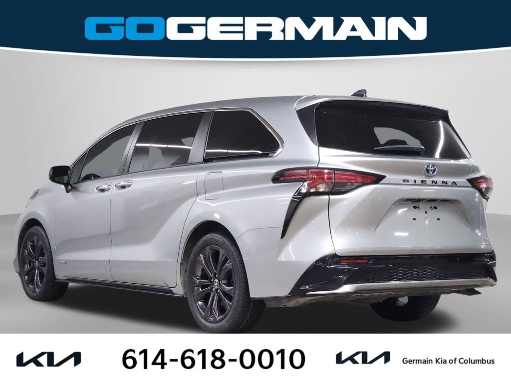 Used 2021 Toyota Sienna XSE image 10
