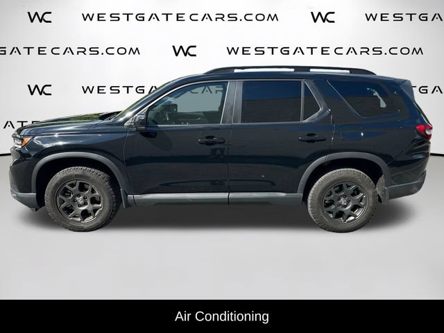 Used 2025 Honda Pilot TrailSport image 4
