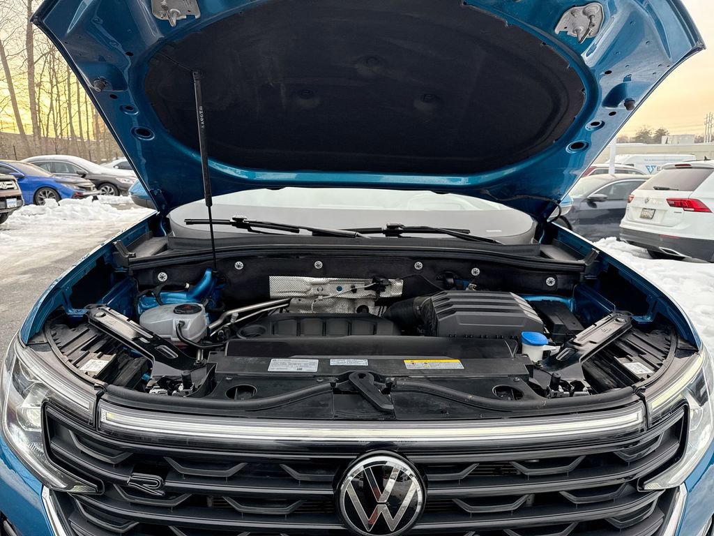 Used 2024 Volkswagen Atlas Cross Sport SEL R-Line image 18
