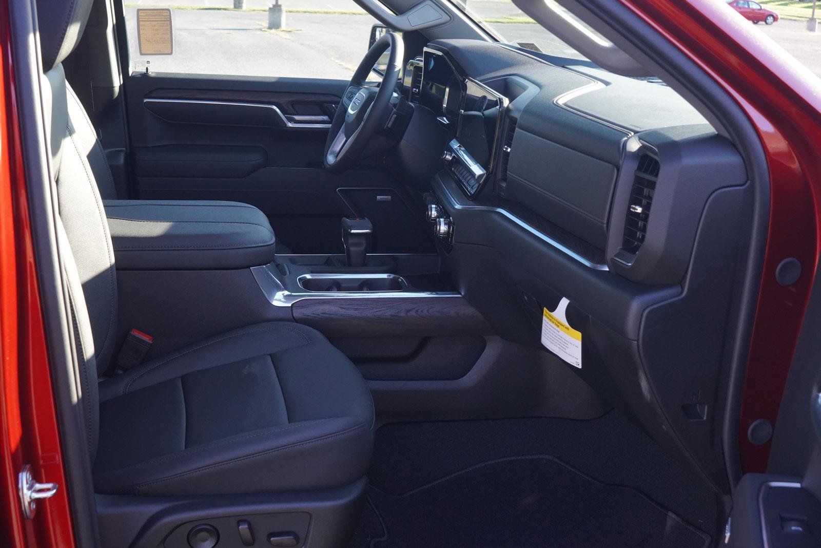 New 2026 GMC Sierra 1500 SLT w/ SLT Convenience Package image 30