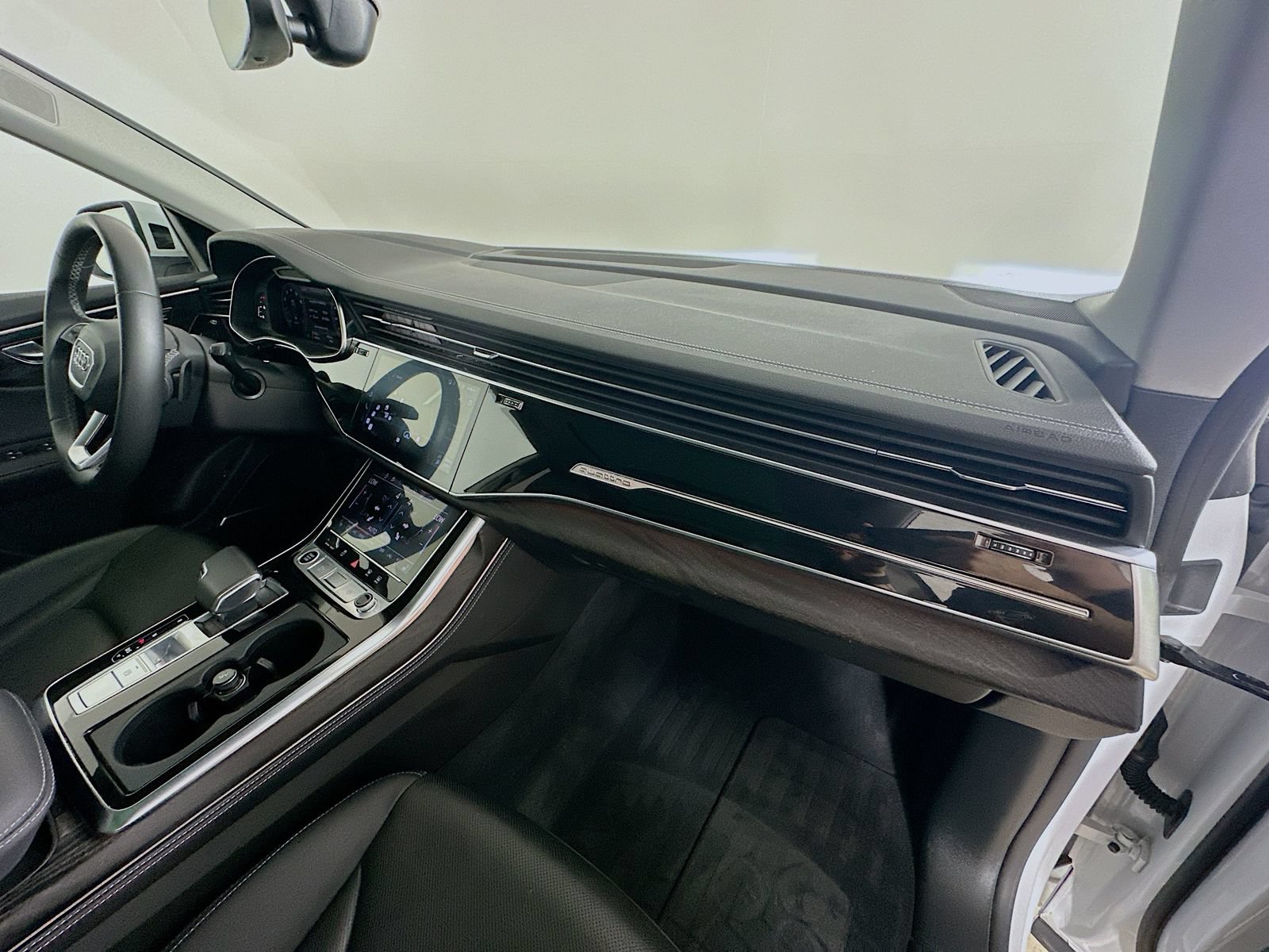 Used 2023 Audi Q8 Prestige w/ Prestige Package AWD/4WD image 46