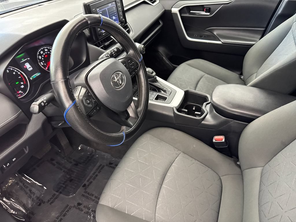 Used 2022 Toyota RAV4 XLE AWD/4WD image 9