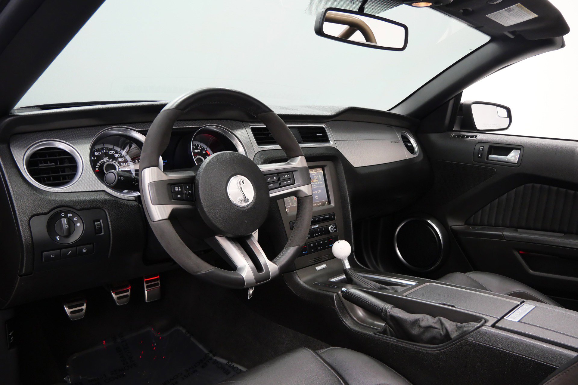Used 2013 Ford Mustang Shelby GT500 RWD image 33