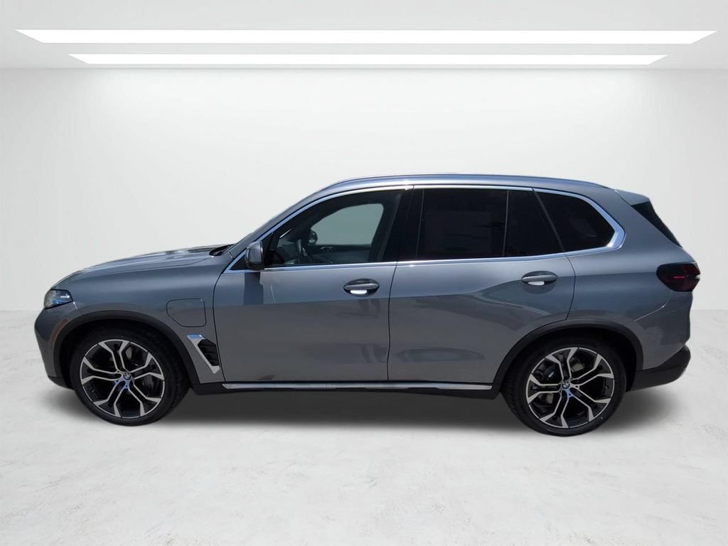 New 2026 BMW X5 xDrive50e w/ Climate Comfort Package AWD/4WD image 7