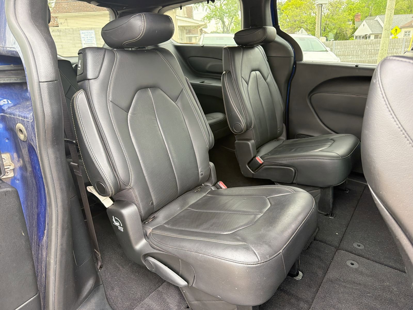 Used 2020 Chrysler Pacifica Touring-L AWD/4WD image 27