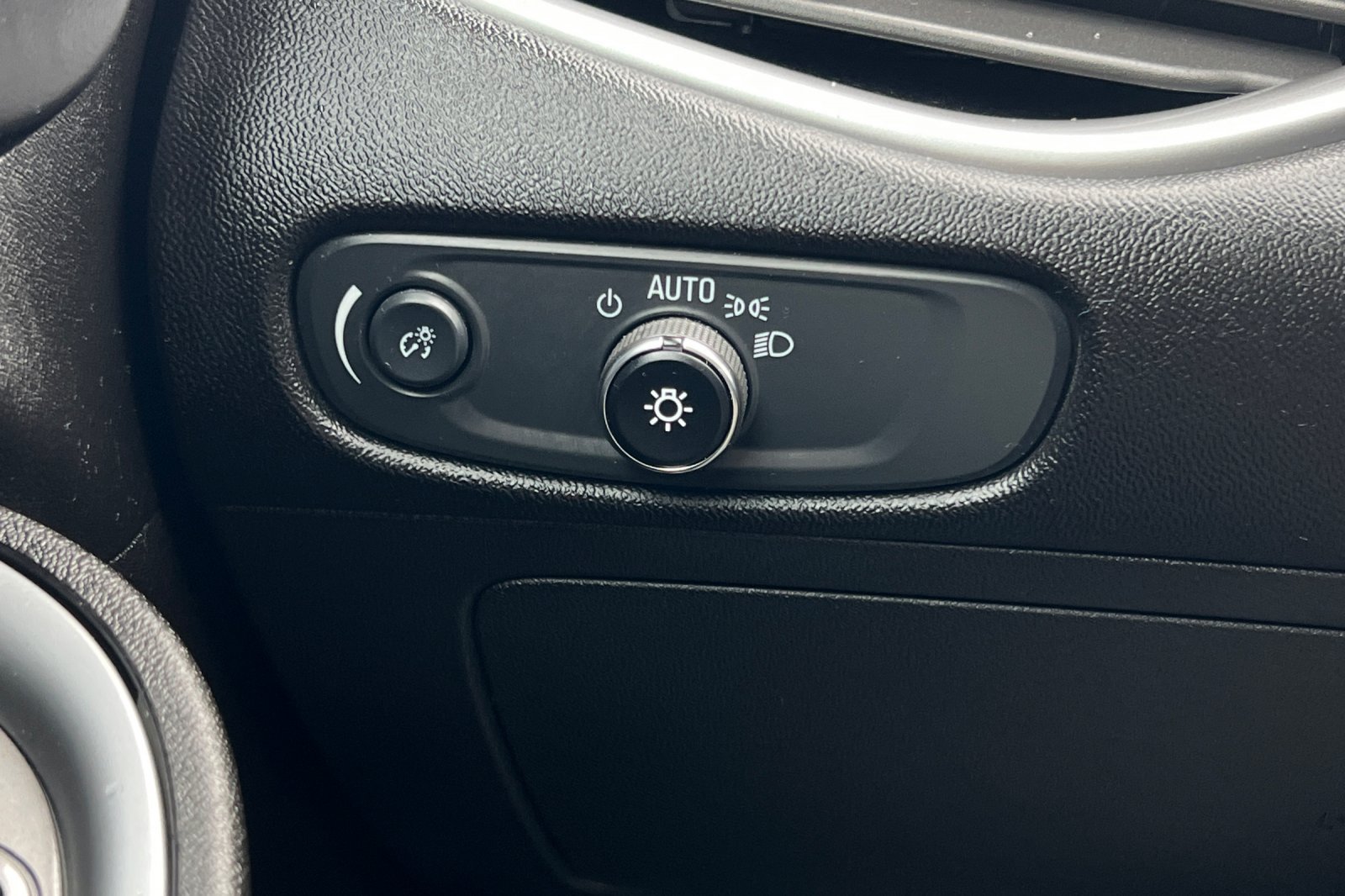 Used 2024 Chevrolet Malibu RS FWD image 29