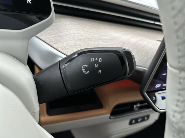 Used 2025 Volkswagen ID. Buzz 1st Edition AWD/4WD image 22