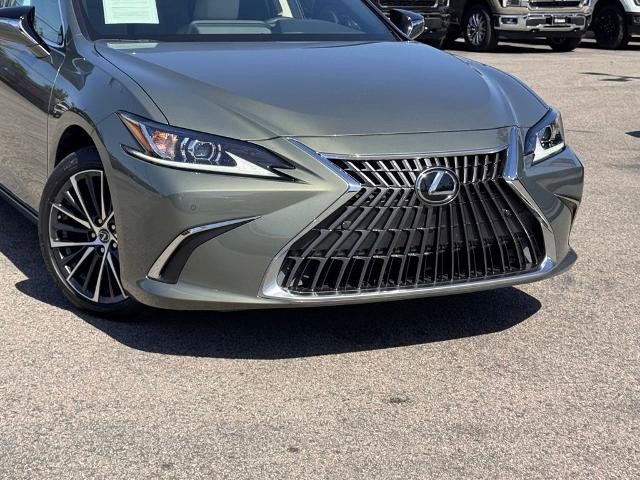 Used 2023 Lexus ES 350 w/ Premium Package FWD image 3