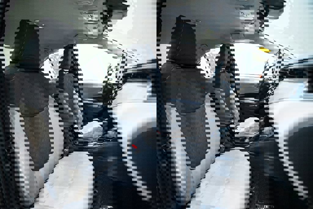 Used 2021 Toyota Corolla LE image 14