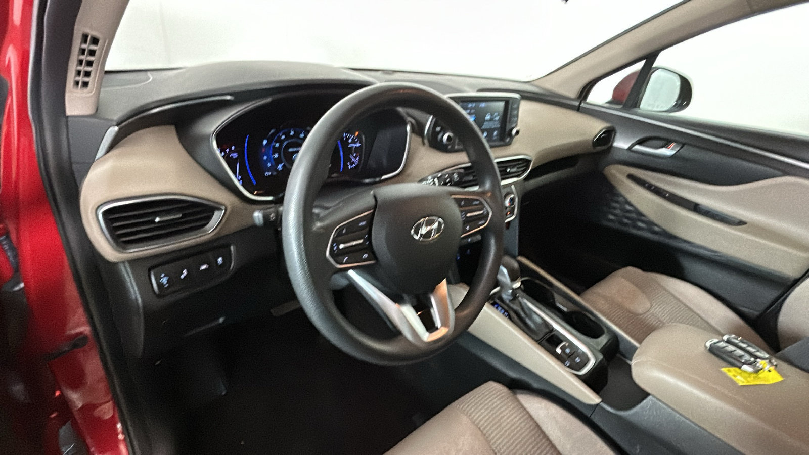 Used 2019 Hyundai Santa Fe SEL FWD image 17