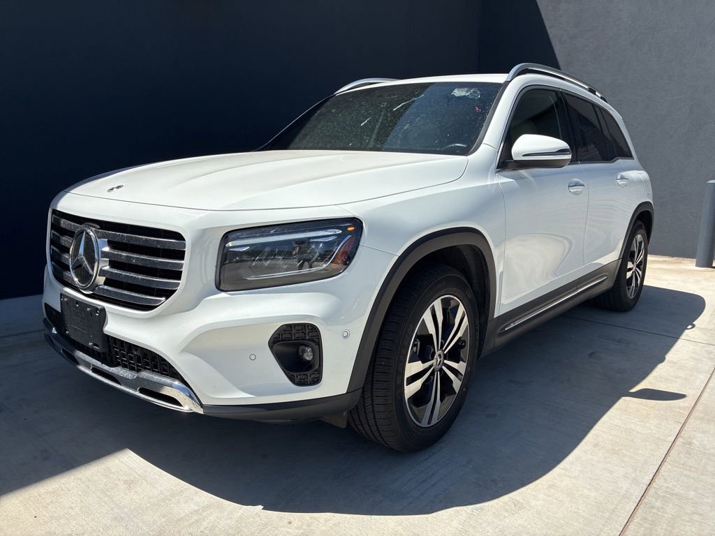 Used 2025 Mercedes-Benz GLB 250 image 1