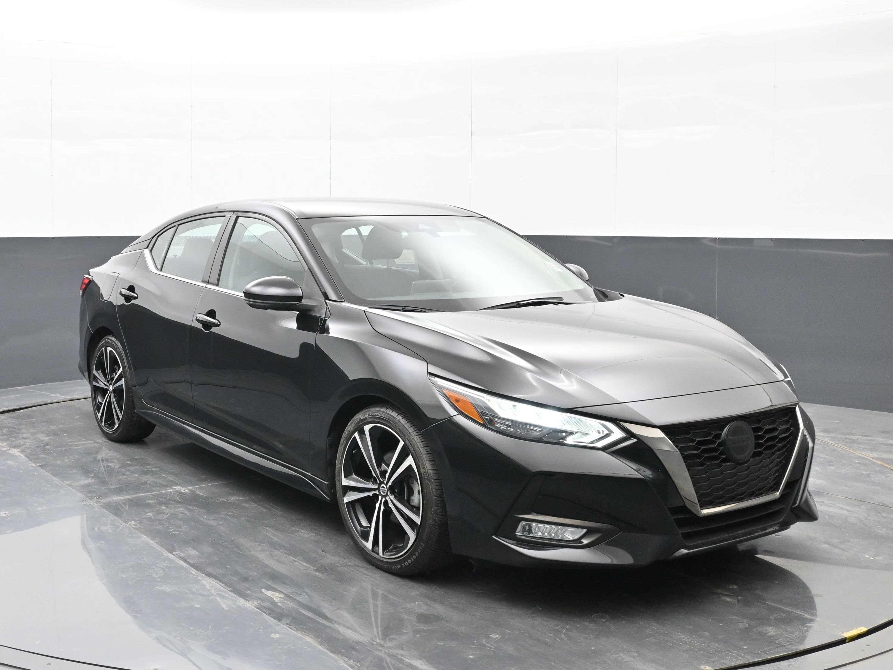 Used 2021 Nissan Sentra SR image 2