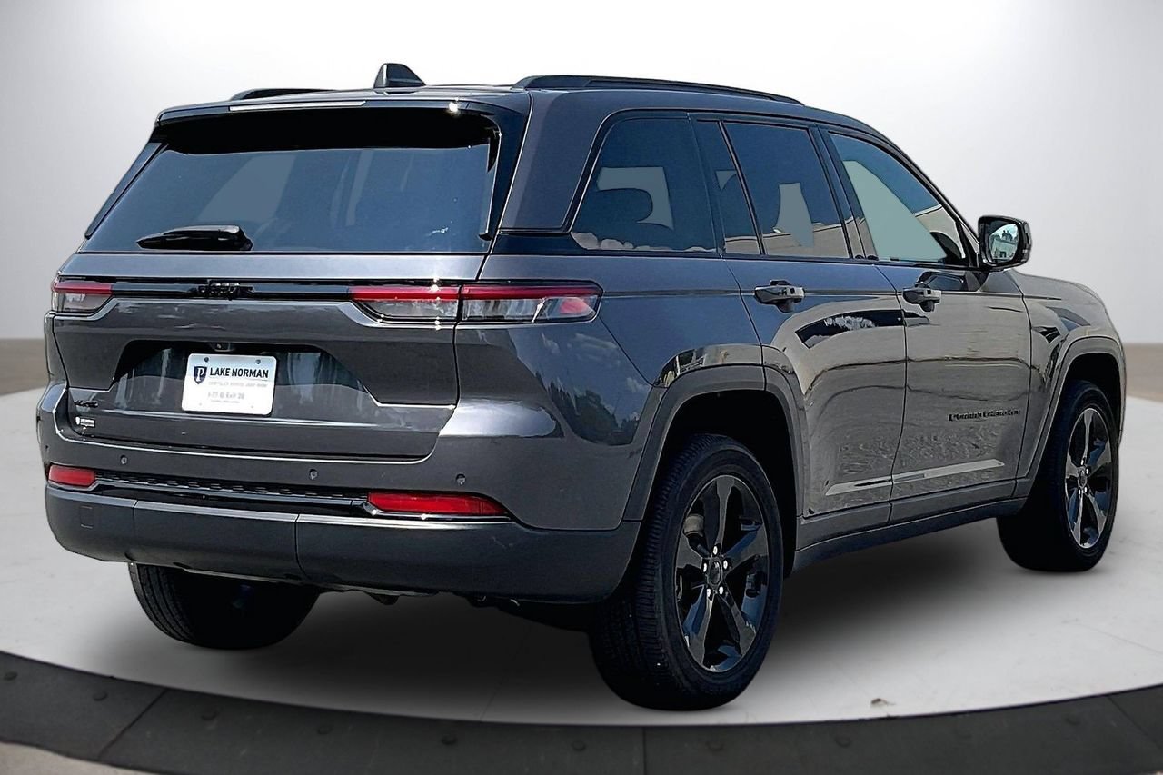 Certified 2023 Jeep Grand Cherokee Altitude AWD/4WD image 9