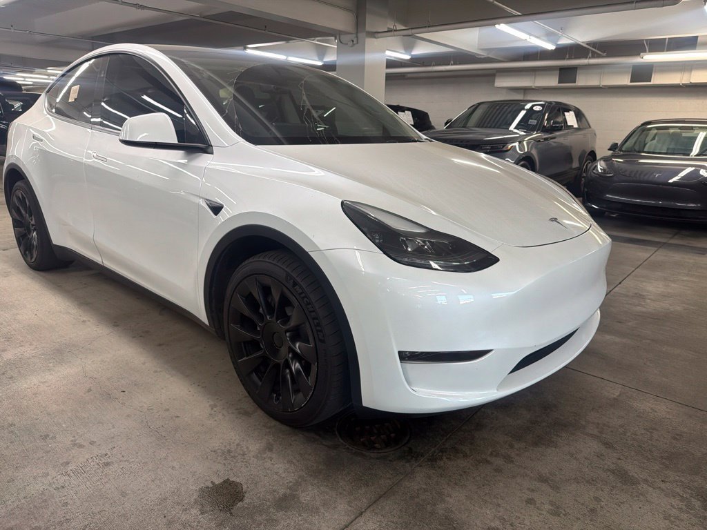 Used 2024 Tesla Model Y Long Range AWD/4WD image 2