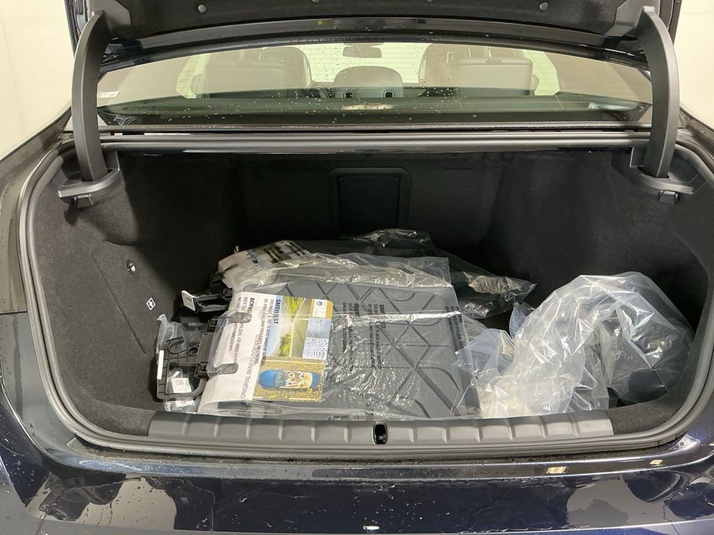 New 2026 BMW i7 eDrive50 w/ M Sport Package RWD image 2
