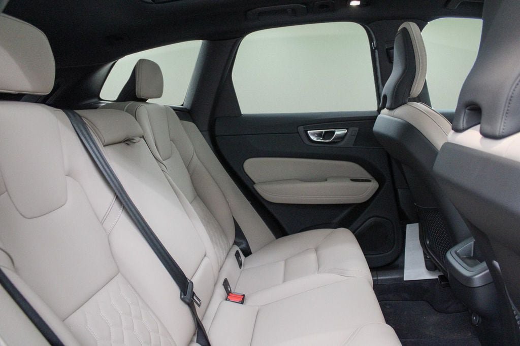 New 2026 Volvo XC60 B5 Core AWD/4WD image 27