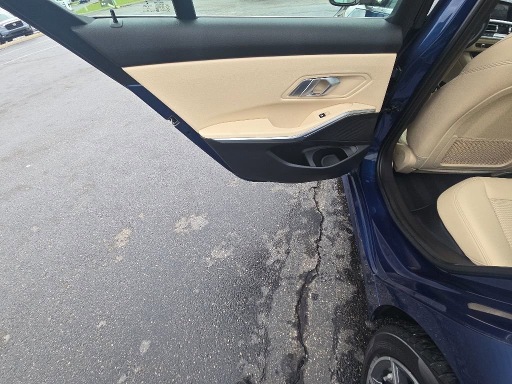 Used 2022 BMW 330i xDrive Sedan AWD/4WD image 26