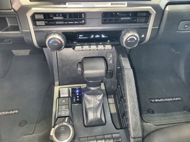 Certified 2024 Toyota Tacoma SR5 AWD/4WD image 19