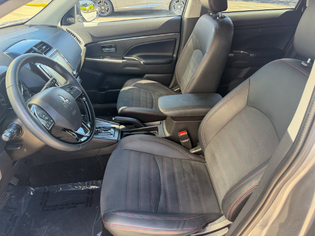 Used 2022 Mitsubishi Outlander Sport SE FWD image 12