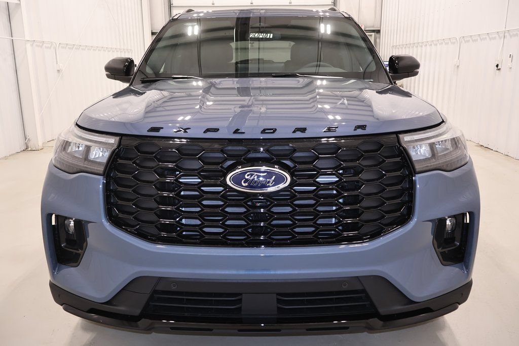 New 2026 Ford Explorer ST-Line w/ ST-Line Street Pack AWD/4WD image 4