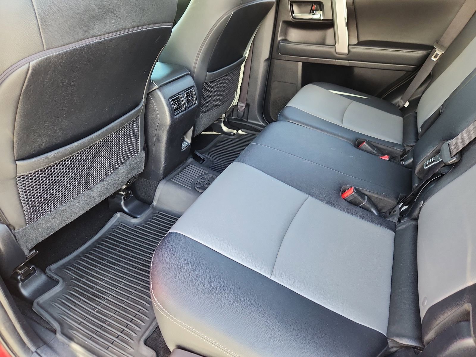 Used 2020 Toyota 4Runner SR5 Premium image 11