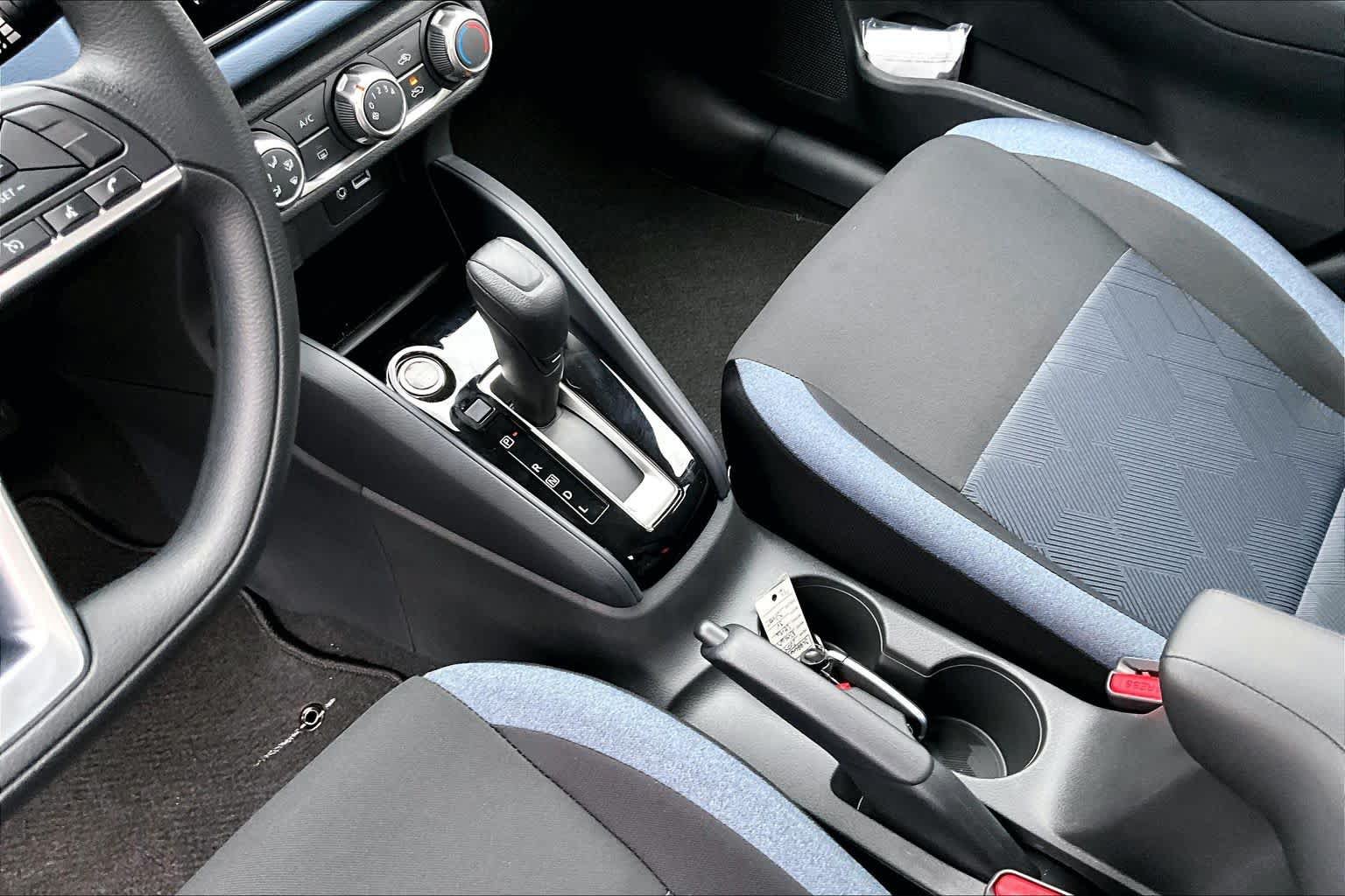 Used 2025 Nissan Versa SV w/ Trunk Package FWD image 7