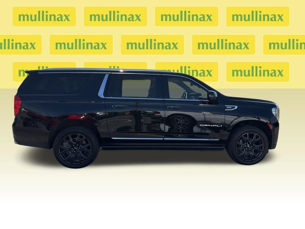 Used 2023 GMC Yukon XL Denali w/ Denali Reserve Package image 12