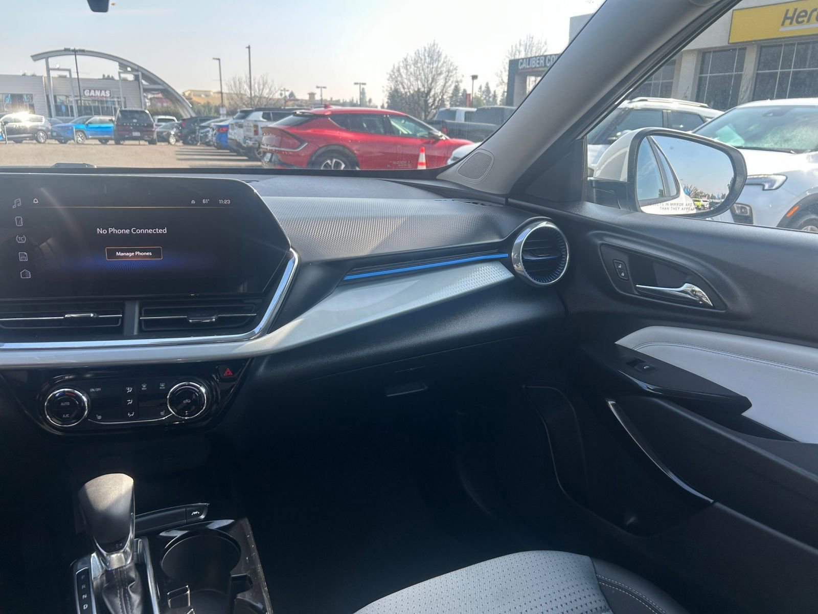 Used 2025 Chevrolet Trax LT w/ LT Convenience Package image 34