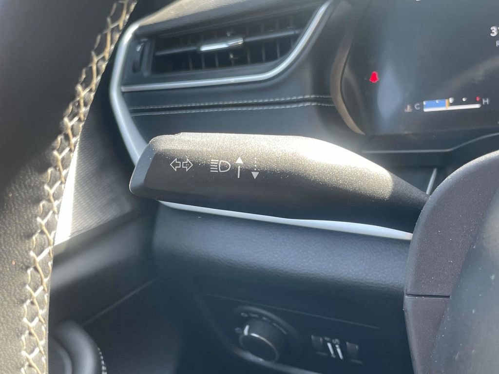 Certified 2025 Jeep Grand Cherokee Laredo X image 34