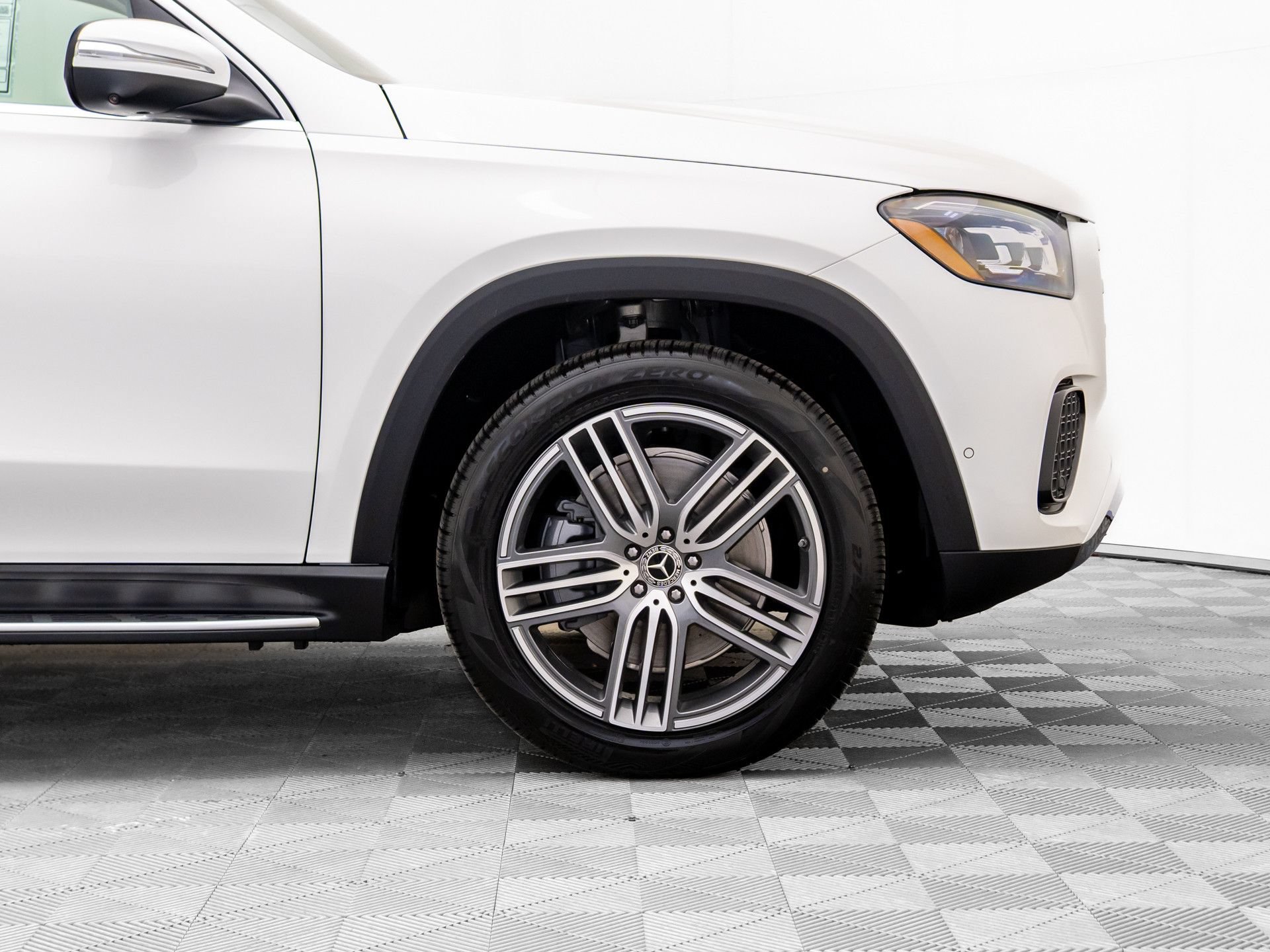 New 2026 Mercedes-Benz GLS 450 4MATIC image 36