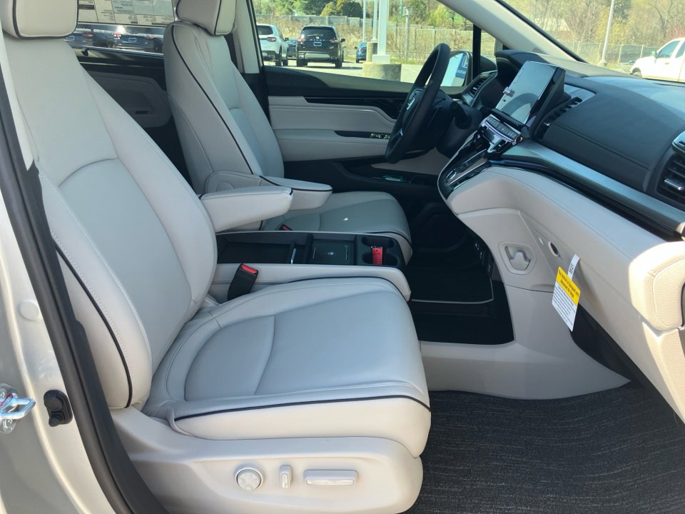 New 2026 Honda Odyssey Touring image 28