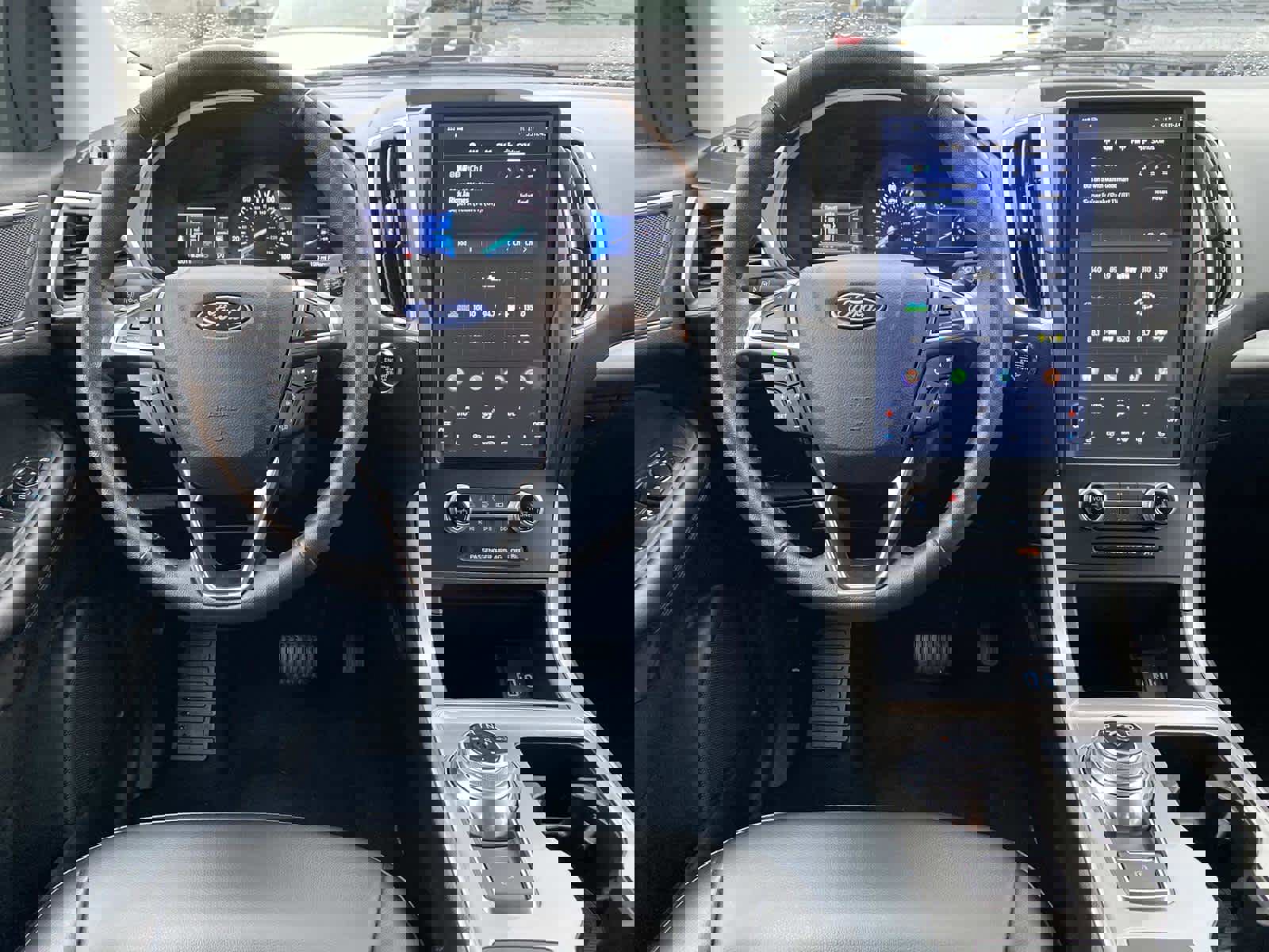 Used 2024 Ford Edge SEL image 10