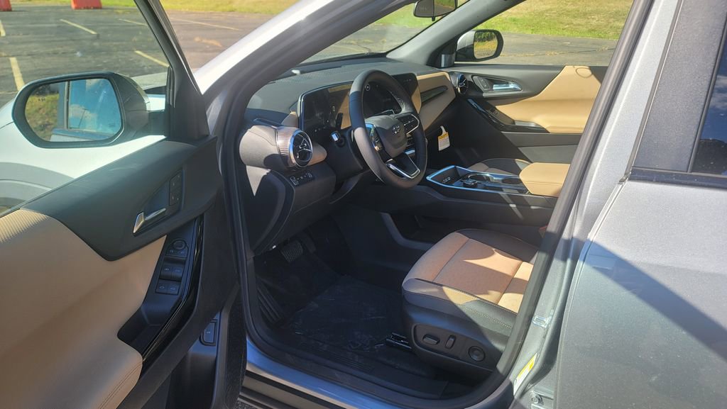 New 2026 Chevrolet Equinox ACTIV w/ Convenience Package III image 18