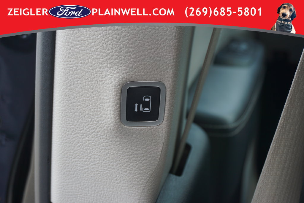Used 2024 Chrysler Voyager LX FWD image 18